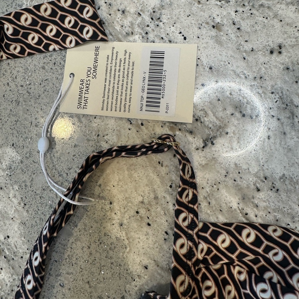 Monday Swimwear Maui Top in Geo Lynx Size V - Picture 5 of 8